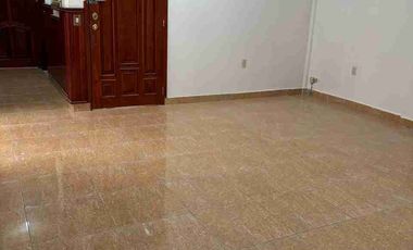 EXCELENTE PROPIEDAD PARA INVERTIR  (2 DEPARTAMENTOS Y LOCAL)