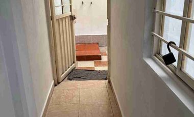 EXCELENTE PROPIEDAD PARA INVERTIR  (2 DEPARTAMENTOS Y LOCAL)