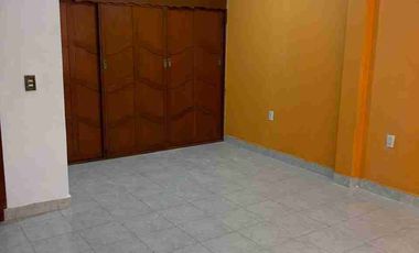 EXCELENTE PROPIEDAD PARA INVERTIR  (2 DEPARTAMENTOS Y LOCAL)