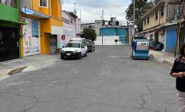 EXCELENTE PROPIEDAD PARA INVERTIR  (2 DEPARTAMENTOS Y LOCAL)