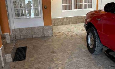 EXCELENTE PROPIEDAD PARA INVERTIR  (2 DEPARTAMENTOS Y LOCAL)