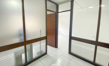 SE ARRIENDA PRACTICA OFICINA