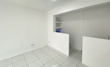 SE ARRIENDA PRACTICA OFICINA