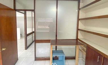 SE ARRIENDA PRACTICA OFICINA