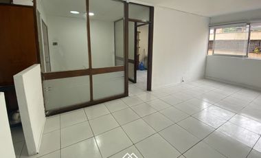 SE ARRIENDA PRACTICA OFICINA