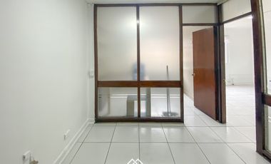 SE ARRIENDA PRACTICA OFICINA