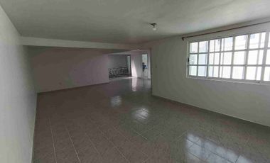 Bonita casa con sótano