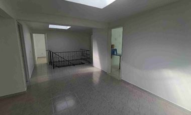 Bonita casa con sótano