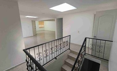 Bonita casa con sótano