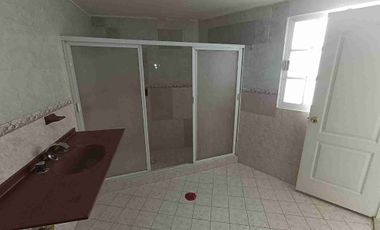 Bonita casa con sótano