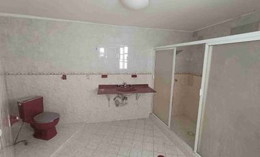 Bonita casa con sótano