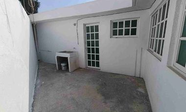 Bonita casa con sótano