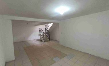 Bonita casa con sótano