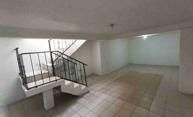 Bonita casa con sótano