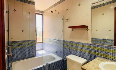 ¡Hermoso departamento en renta-sector Puertas del Sol!