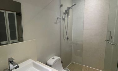 RENTO DEPARTAMENTO AMUEBLADO CON VISTA AL MAR Y FRENTE  A LA ALBERCA