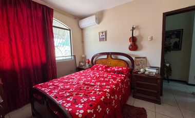 VENDO CASA INDEPENDIENTE EN PORTOVEJO