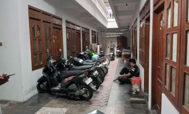Dijual kos aktif full penghuni di area kampus Babarsari dan ada rumah induknya lokasi sangat strategis