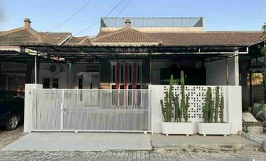 Dijual Rumah 3 lantai full furnished