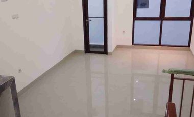 Dijual Rumah bisa buat usaha dan Kantor dengan akses jalan 2 mobil pembayaran bisa KPR