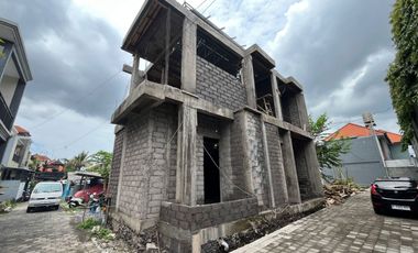 DIJUAL RUMAH 2 LANTAI – SUPER STRATEGIS JANTUNG KOTA DENPASAR (GATSU TENGAH) 5 menit ke Mall Living World.