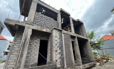 DIJUAL RUMAH 2 LANTAI – SUPER STRATEGIS JANTUNG KOTA DENPASAR (GATSU TENGAH) 5 menit ke Mall Living World.