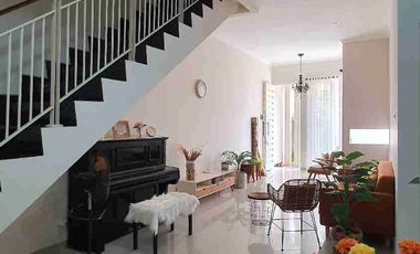 TER MURAH RUMAH RUNGKUT SEMI FURNISH Strategis Dekat Tol & Raya Merr