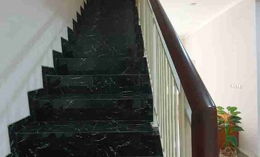 TER MURAH RUMAH RUNGKUT SEMI FURNISH Strategis Dekat Tol & Raya Merr