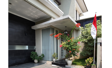 TER MURAH RUMAH RUNGKUT SEMI FURNISH Strategis Dekat Tol & Raya Merr