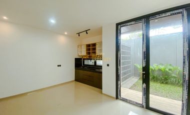 DIJUAL RUMAH NYAMAN 2 LANTAI LOKASI PREMIM MAGUWOHARJO