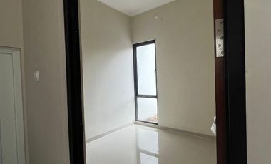 Rumah dijual Murah 2 Lantai, Baru, Jatimakmur, Bekasi dekat LRT Jatibening