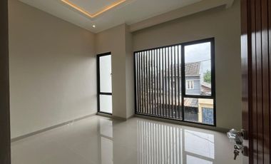 Rumah dijual Murah 2 Lantai, Baru, Jatimakmur, Bekasi dekat LRT Jatibening
