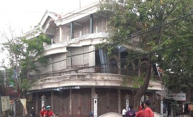 Shophouse on Jl. Usman Sabar, Gresik, Strategically Located at the Main Road