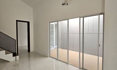 P Ivn Disewakan Rumah 10x20 di Taman Aries Ready Mid Jan Min.2 Thn