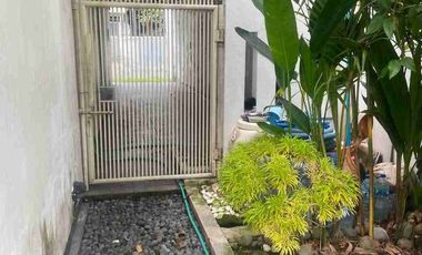 DIJUAL RUMAH SEMI VILLA JLN UTAMA WIJAYA KUSUMA DENPASAR DEKAT POLDA BALI