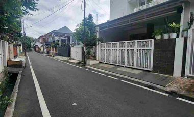 Rumah modern minimalis 2 lantai di pondok kelapa akses 2 mobil LT 90LB 87