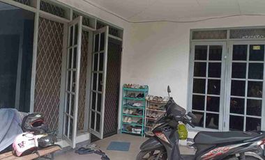 Dijual Termurah Rumah 257m2 di Taman Ratu Jakarta Barat