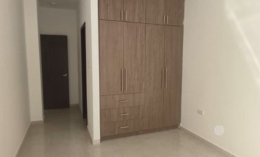 VENTA DE CASA EN URB. 2000