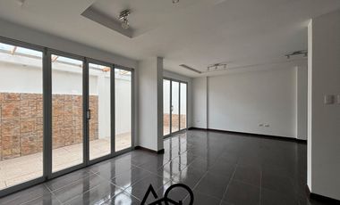 Casa en venta en Loja sector Urb. Colegio de Arquitectos