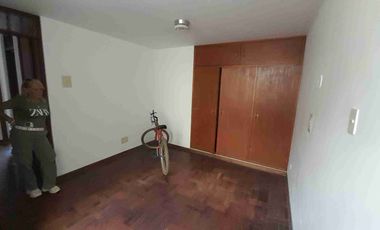 DEPARTAMENTO 2o.Piso paralela Av. Riva Agüero