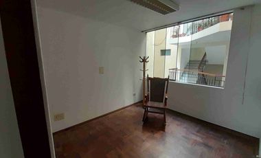 DEPARTAMENTO 2o.Piso paralela Av. Riva Agüero