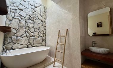 Villa Mewah Modern Dekat Kampus UGM Lokasi Strategis di Tengah Kota Jogja