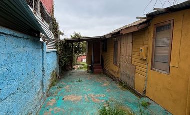 Casa Para Remodelar Con Vista Al Mar Y Gran Patio Trasero