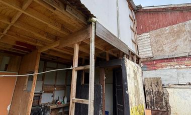 Casa Para Remodelar Con Vista Al Mar Y Gran Patio Trasero