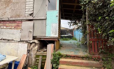 Casa Para Remodelar Con Vista Al Mar Y Gran Patio Trasero