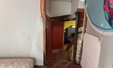 Casa Para Remodelar Con Vista Al Mar Y Gran Patio Trasero