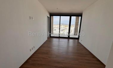 Rento amplio departamento en altos de juriquilla 3 recamaras 4 baños 2 autos