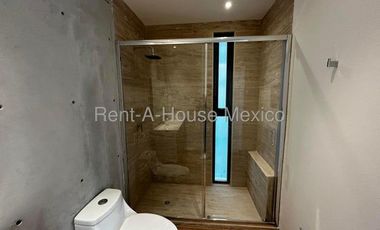 Rento amplio departamento en altos de juriquilla 3 recamaras 4 baños 2 autos