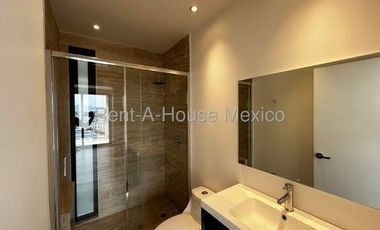 Rento amplio departamento en altos de juriquilla 3 recamaras 4 baños 2 autos