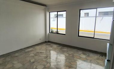 ALQUILO EXCELENTE CASA TRIPLANTA AL SUR DE CALI EN CAMINO REAL.